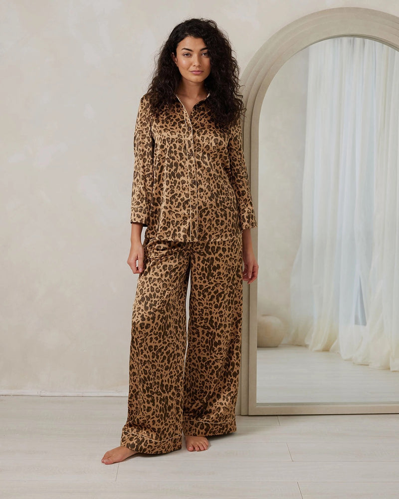 Chelsea Peers - Satin Leopard Print Long Pyjama Set