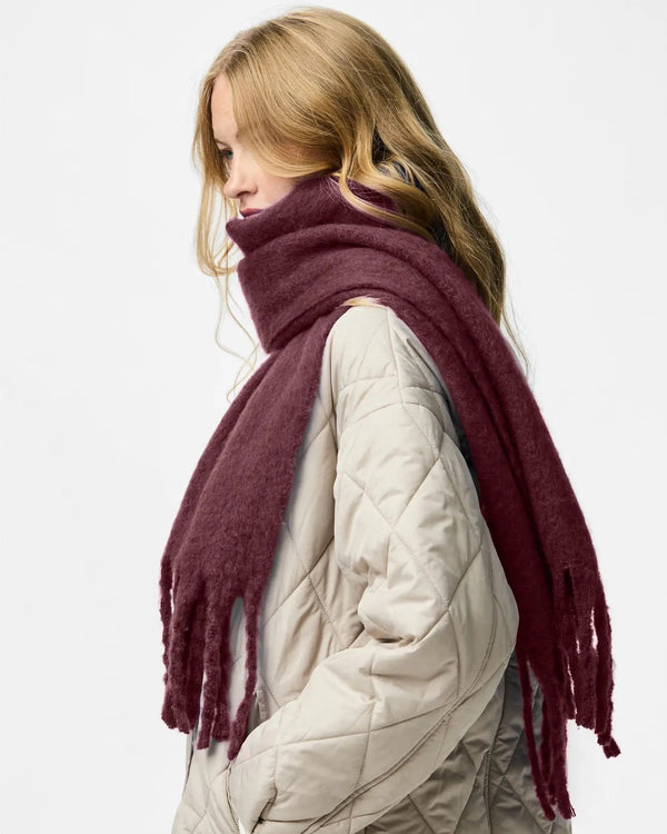 PIECES - Wine Tassel Scarf